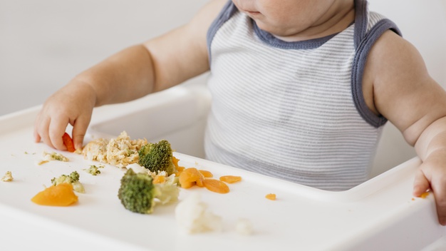 5 thực phẩm bé nên tránh xa khỏi bàn ăn trong năm đầu tiên